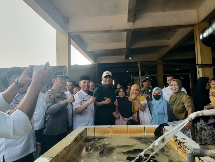 Bupati Sarolangun H.Hurmin Sidak Pasar Singkut