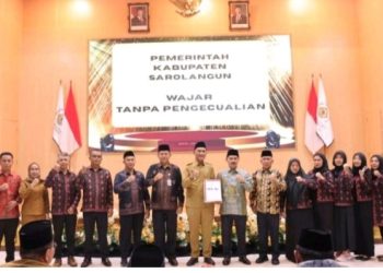 Sarolangun Raih WTP ke-9, Sertifikat Opini WTP 2024 Diterima Bupati Hurmin