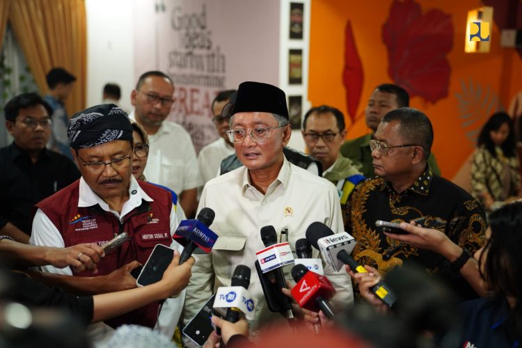 Menteri PU, Mensos, dan Seskab Pastikan Renovasi Sekolah Rakyat Tahap I Rampung Juli 2025 