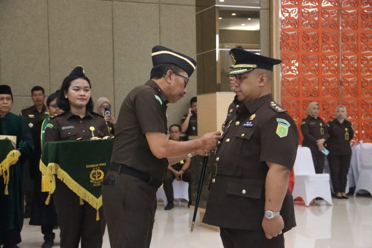 Kepala Kejaksaan Tinggi Riau Lantik Pejabat Eselon III, Ini Nama-Namanya