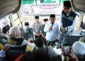 Bupati Anwar Sadat Sambut Haru Kepulangan Jamaah Haji Kloter 19 Tanjab Barat