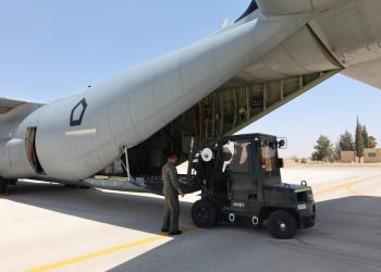 Atas Perintah Presiden Republik Indonesia, TNI Tebar Bantuan Kemanusiaan di Langit Gaza