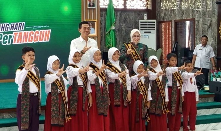 Bupati Fadhil Kukuhkan Bunda Literasi dan Duta Baca Pelajar Batanghari