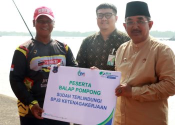 Bupati Tanjab Barat Buka Lomba Balap Pompong, Lestarikan Tradisi Bahari dan Dongkrak Wisata Daerah