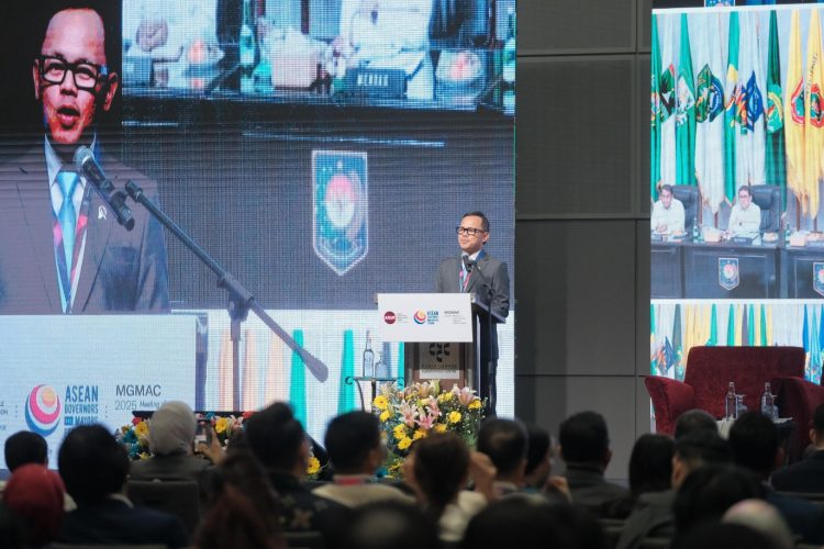 Wamendagri Bima Arya Jelaskan MBG dan Kopdeskel Merah Putih di ASUF 2025 