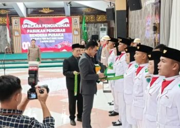 Bupati Batang Hari Fadhil Arief Kukuhkan Anggota Paskibraka