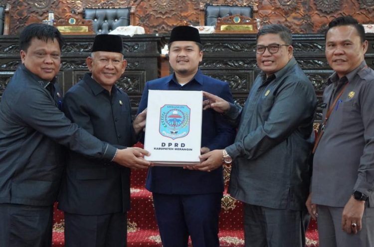 Bupati Merangin Sampaikan Rancangan Perubahan KUA dan PPAS 2025