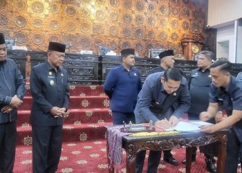 Bupati Merangin H M Syukur dan Pimpinan Dewan Sepakat Tandatangani Perubahan KUA dan PPAS Tahun Anggaran 2025