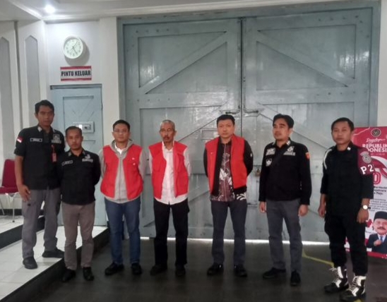 Jaksa Penyidik Kejagung Serahkan 3 Tersangka dan Barang Bukti Tahap II Kasus Korupsi Pemberian Kredit PT Sritex