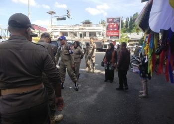 Untuk Jaga Kebersihan, SatPol PP Merangin Bersama Camat Bangko dan Lurah Pasar Bawah Gelar Penertiban PKL