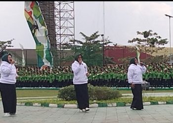 Serenade Seribu Siswa Menggema di Penurunan Bendera Merah Putih
