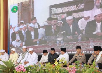 Bupati Anwar Sadat Hadiri Peringatan Maulid Nabi di Ponpes Kumpeh Daaru Attauhid