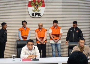 KPK Tahan 3 orang Tersangka Kasus Korupsi Pengadaan Katalis Bensin di PT Pertamina