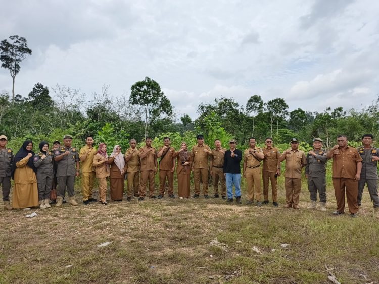 Wakil Bupati Tanjung Jabung Barat Tinjau Lokasi Rencana Pembangunan TPST di Kecamatan Merlung