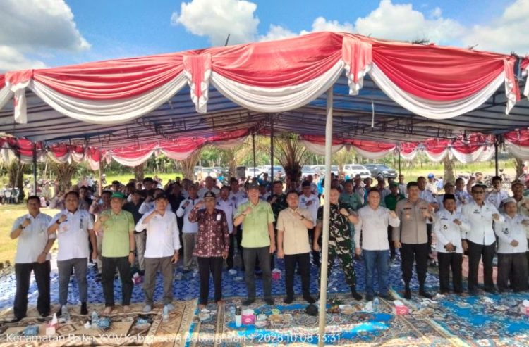 Ketua DPRD Batang Hari Dukung Langkah Pemkab Perkuat Ketahanan Pangan Lewat Penanaman Padi Perdana
