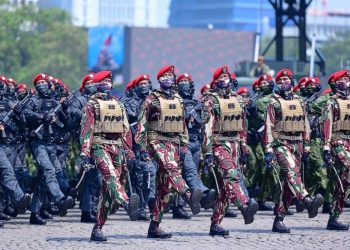 Defile Ratusan Ribu Personel dan Aksi Tempur TNI Warnai Peringatan HUT ke-80 di Lapangan Silang Monas
