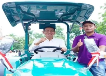 Perkuat Swasembada Pangan, Pemkab Batang Hari Salurkan Alsintan