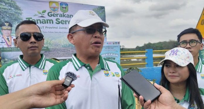 Sarolangun Hijau, Sekda Arief Ikuti Penanaman Pohon Serentak