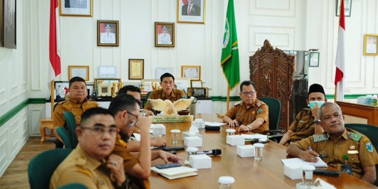 Bupati Fadhil Zoom Meeting Dalam Proyeksi Kemampuan Keuangan Daerah