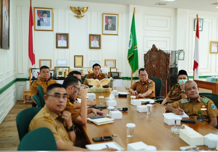 Bupati Fadhil Zoom Meeting Dalam Proyeksi Kemampuan Keuangan Daerah