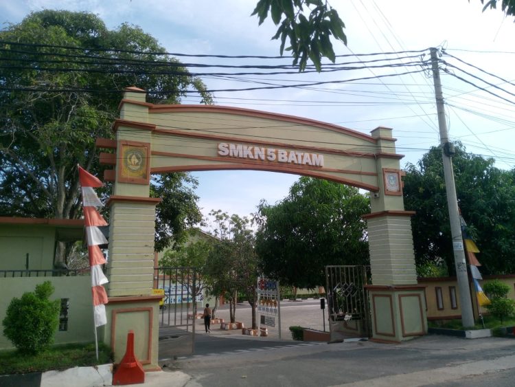 Sekolah Negeri Jadi Ladang Bisnis? Gubernur Kepri Diseret Dugaan Sewa Lahan di SMKN 5 Batam