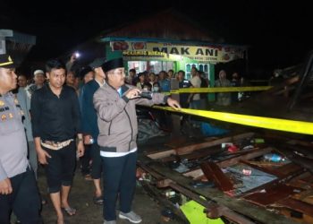 Bupati Anwar Sadat Tinjau Lokasi Kebakaran di Teluk Nilau, Perintahkan Penanganan Sepenuhnya