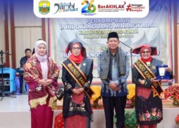 Bupati Muaro Jambi Hadiri Pengukuhan PBKM, Tekankan Peran Strategis Bundo Kanduang