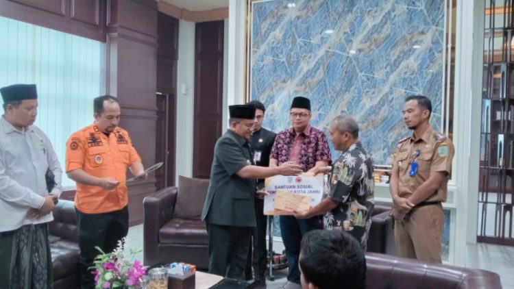 Ketua DPRD Kota Jambi Apresiasi Respons Cepat Pemkot Salurkan Bantuan Korban Kebakaran