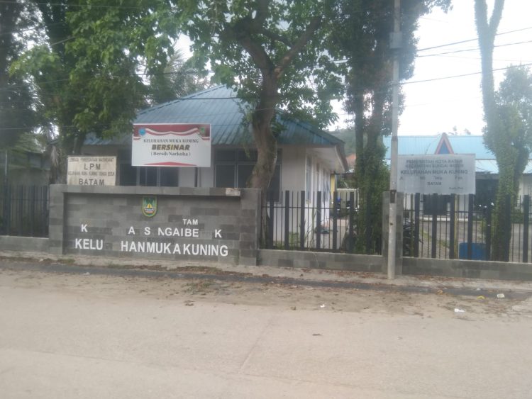 Identitas Kantor Kelurahan Muka Kuning Rusak, Warga Soroti Minimnya Perawatan Fasilitas Publik
